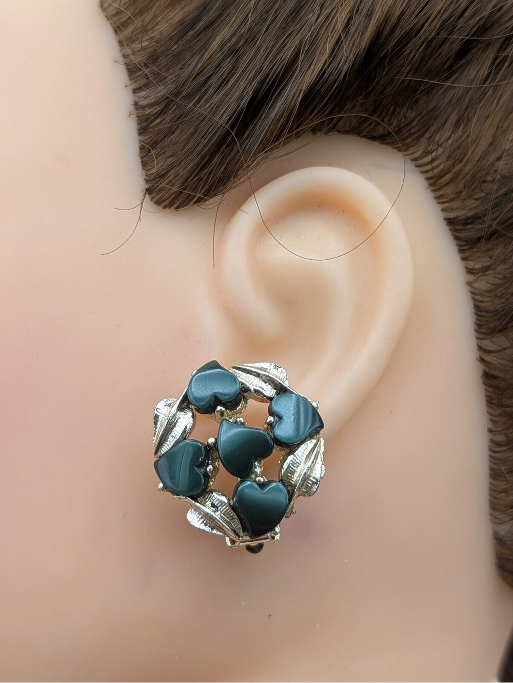 Vintage Green Lucite Heart Clip On Earrings Silver Tone Textured Leaf Cluster